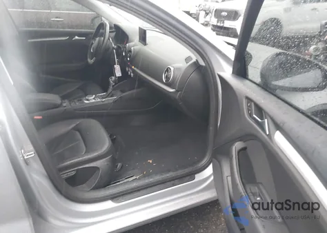 2015 Audi A3 1.8T Premium z USA, uszkodzony, nr VIN WAUACGFF2F1082572